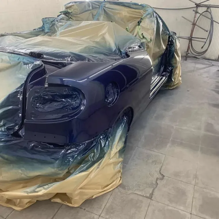 Restauration de peinture de carrosserie d'un véhicule à Vence, Vence, Carrosserie GP