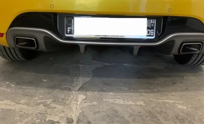 Personnalisation de peinture sur mesure d'une Clio IV Trophy à Vence, Vence, Carrosserie GP