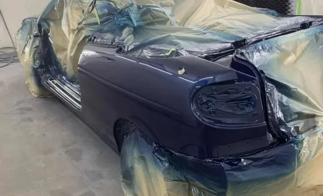 Restauration de peinture de carrosserie d'un véhicule à Vence, Vence, Carrosserie GP